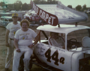 Jerry Hetrick and  crewmen John Sutherland (left) and Butch Linn (right) before a race in 1974.  Photo From The Jerry Hetrick Collection.